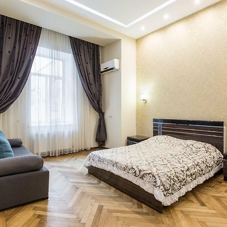 Odessa 3Bedroom Deribas Apartment المظهر الخارجي الصورة